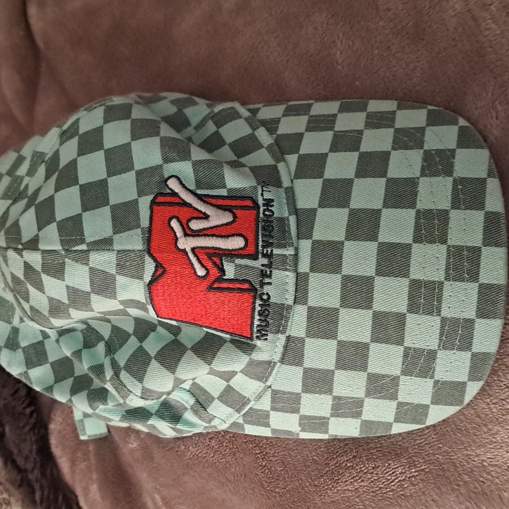 MTV hat        Round Bin